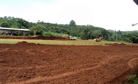 Prefeitura De Cruz Machado Realiza Obras Em Campos De Futebol