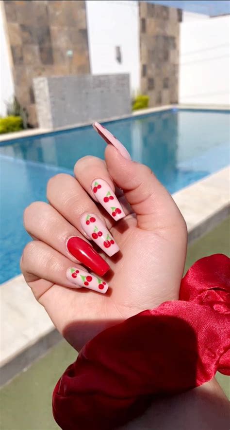 Uñas con cerezas rojas insta ileanacgarcia Acrylic nails