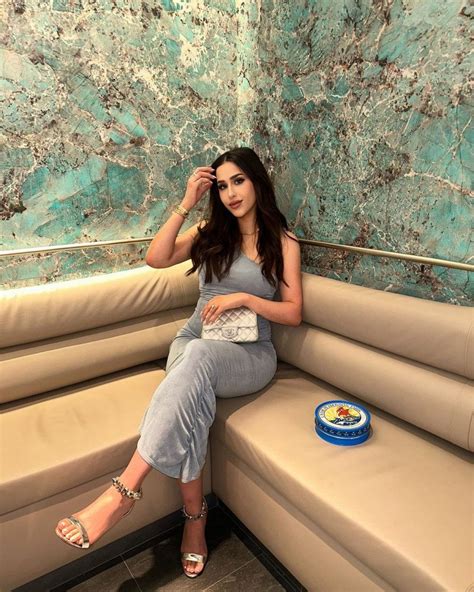 Mẹ bỉm sữa hot nhất MXH Sau sinh chồng cho gần 2 tỷ đồng mỗi tháng để yên tâm ở cữ