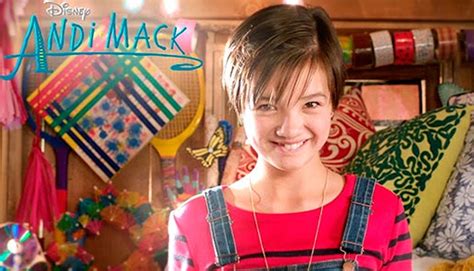 Claudio Concepcion Disney Channel Sacar Su Primera Historia De Amor Gay En Andi Mack