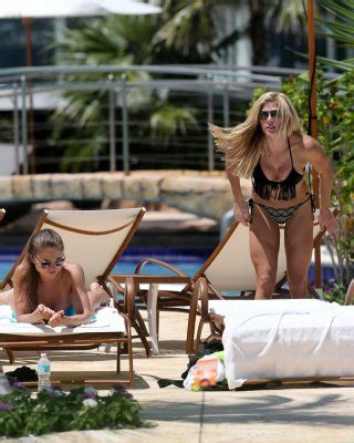 Torrie Wilson Showing Off Her Bikini Body On A Beach In Miami Porn