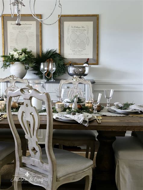 Simple Holiday Table Setting In Pine And Gold