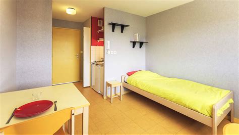 Logement Crous Aubi Re R Sidence Studios Des C Zeaux Crous