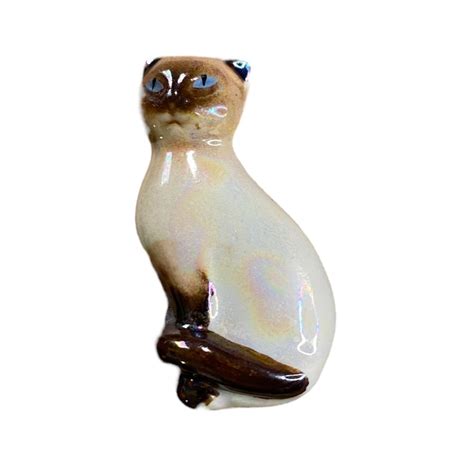 Vintage Avon Porcelain Ceramic Siamese Cat Pin Gem