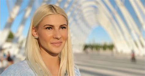 Όλγα Πηλιάκη Χορεύει μόνο με τα εσώρουχα Hot News Τα πιο καυτά νέα στην Ελλάδα