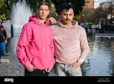 Gay men posing portrait Fotos und Bildmaterial in hoher Auflösung Alamy