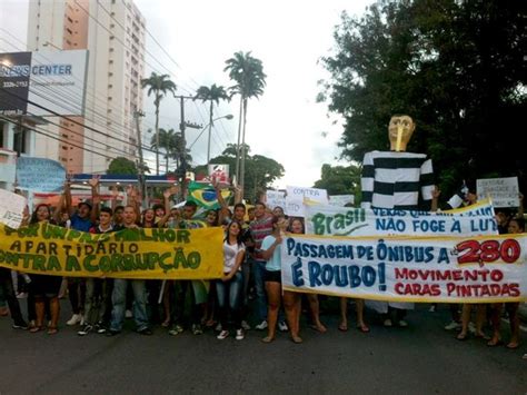 G Manifestantes Encerram Protesto Em Frente Ao Pal Cio Do Governo De