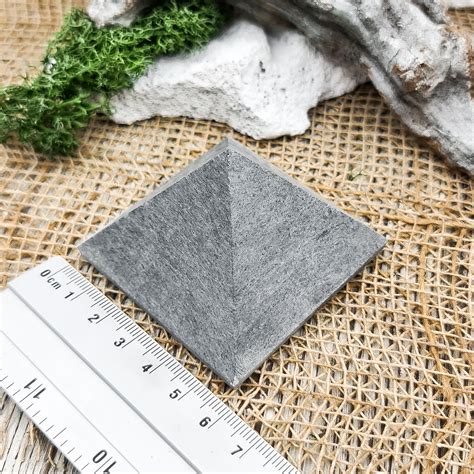 Каталог Пирамиды талькохлорит 6 см от интернет- магазина Планета ...