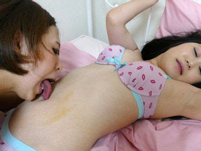 MILF Lesbian Kissing Erika Worships Rukas Belly Button Full Version