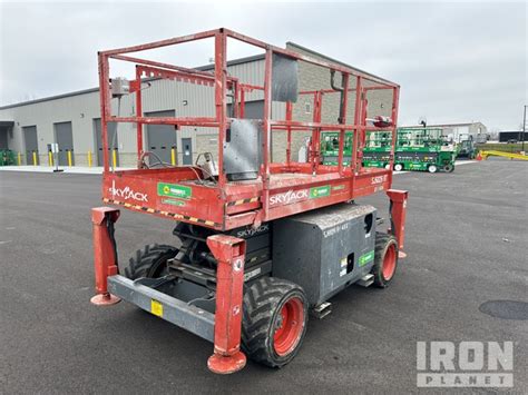 2015 Skyjack SJ6826RT Dual Fuel 4x4 Scissor Lift In Wentzville