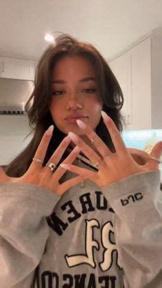 Blair Bini Hot Videos Topic