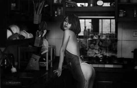 Chia S C A M U Nh Nude V Nh Ng I U Nh Y C M Ng Sau C Nh C A Ph Ng Ch P