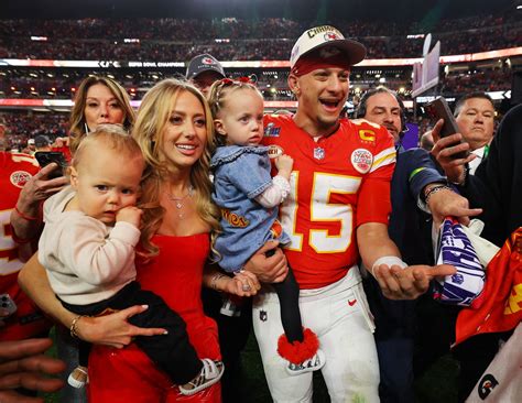 Brittany Mahomes shares warning for moms after suffering fractured back