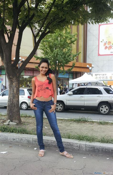 Hot Blog Post Sri Lankan Actress Yureni Noshika Hot New Photos