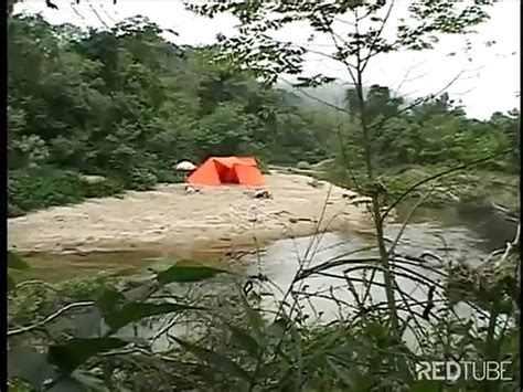 Une femme latine baisée à la plage Porn