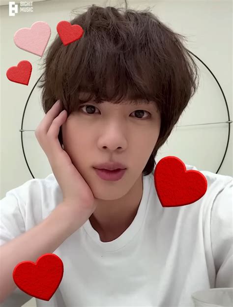 Bts Community Posts ジンくん♥️ ジンくんが入隊して1 4が過ぎたんだね。 振り返ると短い様な気もするけど、まだまだだ