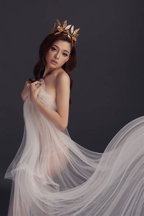 Quang L Th N Thi T B N Hoa H U Tu I L Nh Nude Khi V A Ng Quang