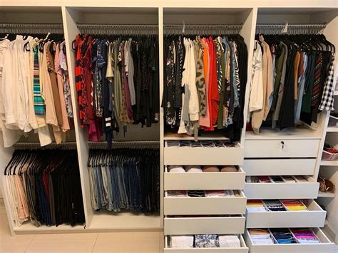 Dicas práticas e eficientes de como organizar o guarda roupa Custom