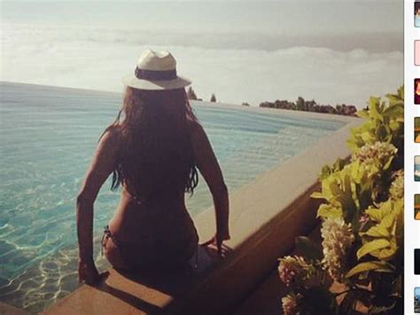 Hot Sexy Elissa Bikini Pics