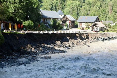 Isère Six dernières personnes évacuées depuis Saint Christophe en