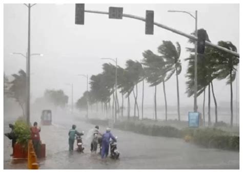 inilah tanda tanda ketika angin topan  terjadi mirror pontianak