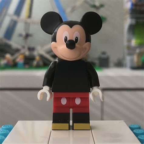 Lego Disney Series 1 Mickey Mouse Minifigure Brick Land