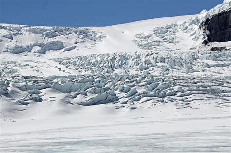 Serac And The Glacier Stock Photo - Download Image Now - Alberta, Beauty, Blue - iStock