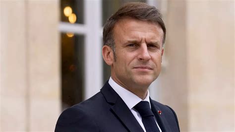 Pas De Nouveau Premier Ministre Dans L Imm Diat Macron Attend De