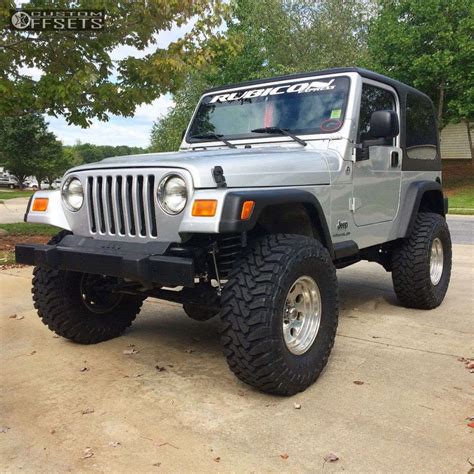 2006 Jeep Wrangler With 15x8 19 American Racing Baja And 33 12 5R15