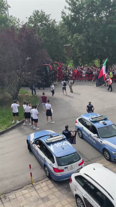 Simone Gambino On Twitter Larrivo Del Milan Al Mapei Stadium