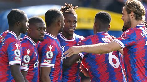 Zaha Double Helps Crystal Palace Ease Past Villa For First Pl Win