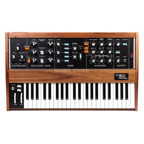 Moog Minimoog Model D Walnut | MUSIC STORE professional
