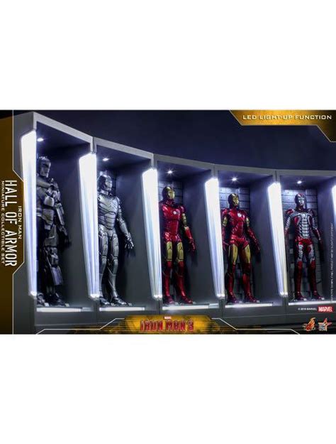 Hot toys IRON MAN HALL OF ARMOR MINIATURE COLLECTIBLE SET EVENT EXCLUSIVE MMSC 全新未開封