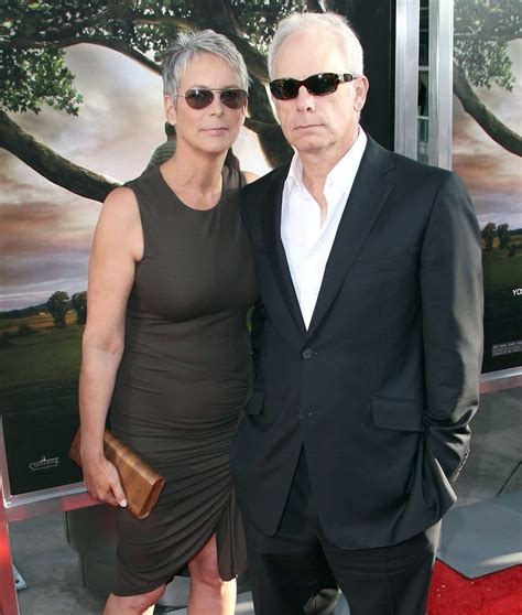 Refuting Hermaphrodite Speculation: Jamie Lee Curtis Gender Rumors