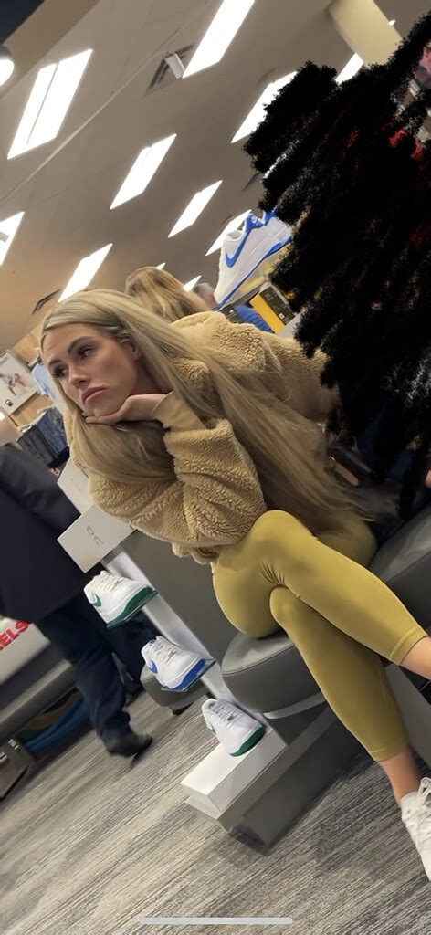 Petite Battle Blonde VS RedHead Page 3 Spandex Leggings Yoga Pants Forum