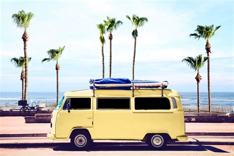 Surfer S Yellow Van Poster Von Gal Pittel Printler