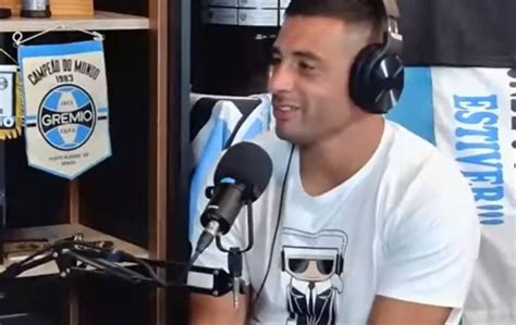 Diego Souza relembra conversa Maicon antes de retornar ao Grêmio