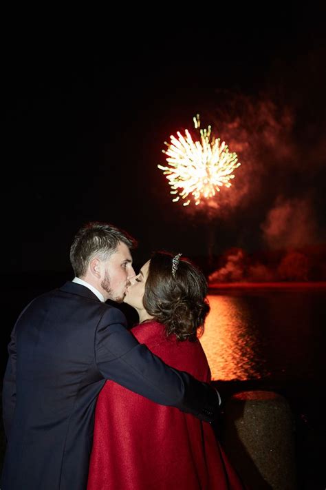Фейерверк на свадьбе | Couple photos, Couples, Photo