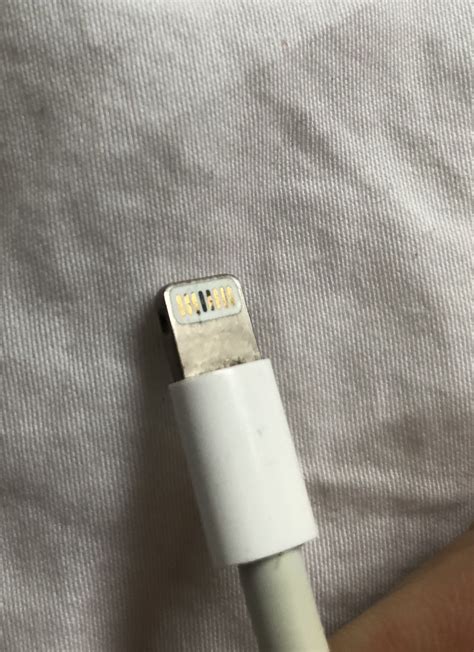 Burned 4th pin on the lighting cables - Apple Community