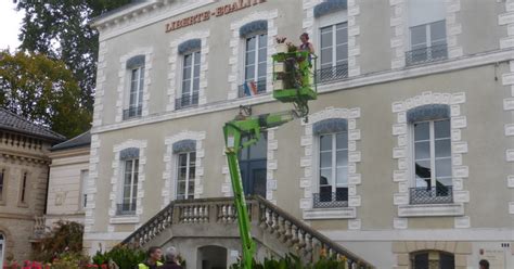 Vie locale Venarey Les Laumes les fleurs ne trônent plus sur l hôtel