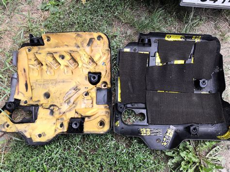 Поменял декоративную крышку двигателя — Peugeot 407, 2 л, 2004 года ...