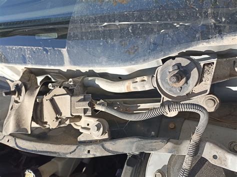 Профилактика трапеции дворников. — Nissan Note (1G), 1,4 л, 2010 года ...