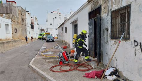 Incendio Entre La Cocina Y La Barra De Un Antiguo Bar De El Puerto