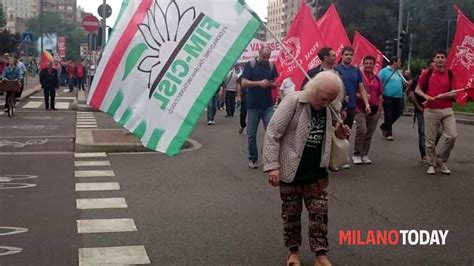 Sciopero Dei Metalmeccanici Corteo A Milano Foto