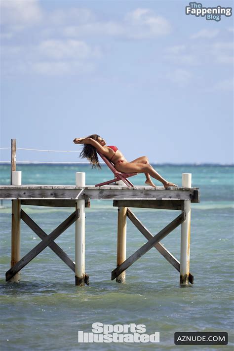 Kamie Crawford Sexy Poses Her Sizzling Bikini Body In A Photoshoot For Sports Illustrated