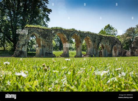 Hailes abbey ruins near winchcombe hi-res stock photography and images ...