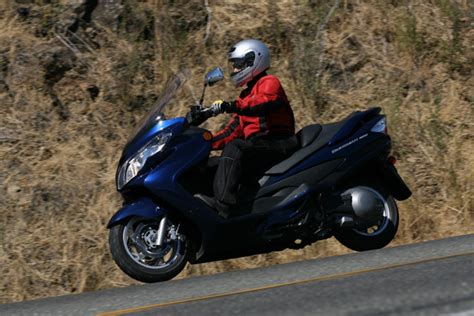 MOTORCYCLE REVIEW: Suzuki Burgman 400 - Women Riders Now