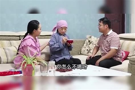 儿子中元节回家看望母亲，却撞见母亲被弟媳欺负，结局解气母亲弟媳结局