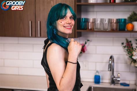 GROOBYGIRLS Sierra Bee Returns Nude Pics XHamster