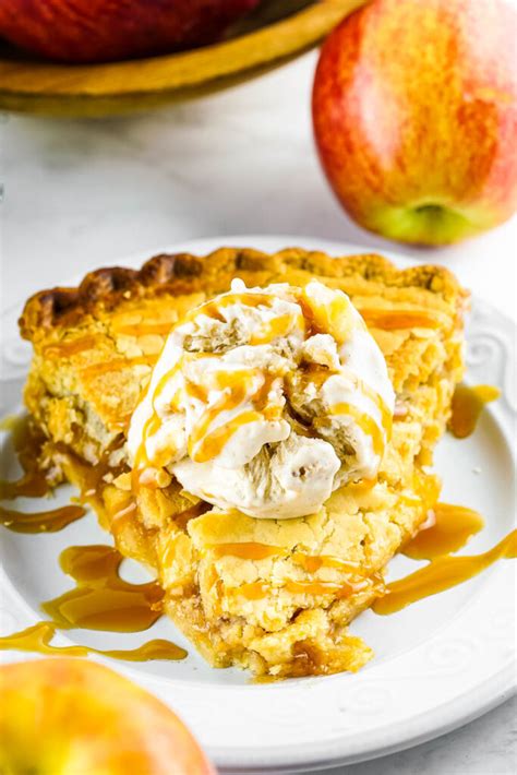 No Churn Apple Pie Ice Cream - The Gingered Whisk